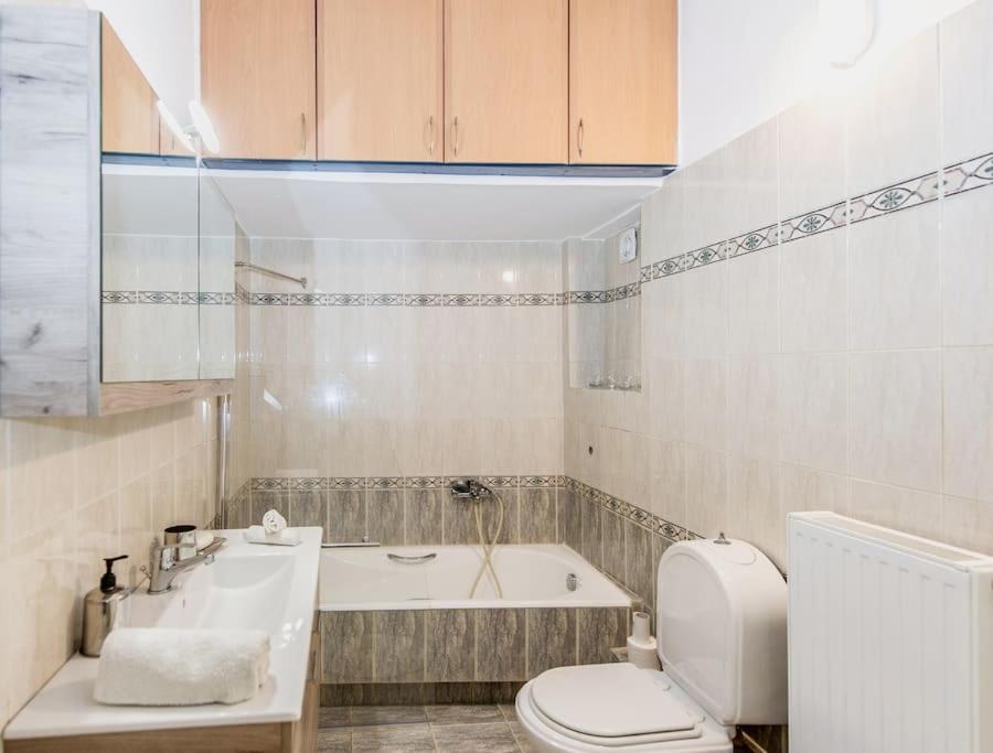 Thano'S Stylish Flat Just 150M To The Beach Faraí Extérieur photo